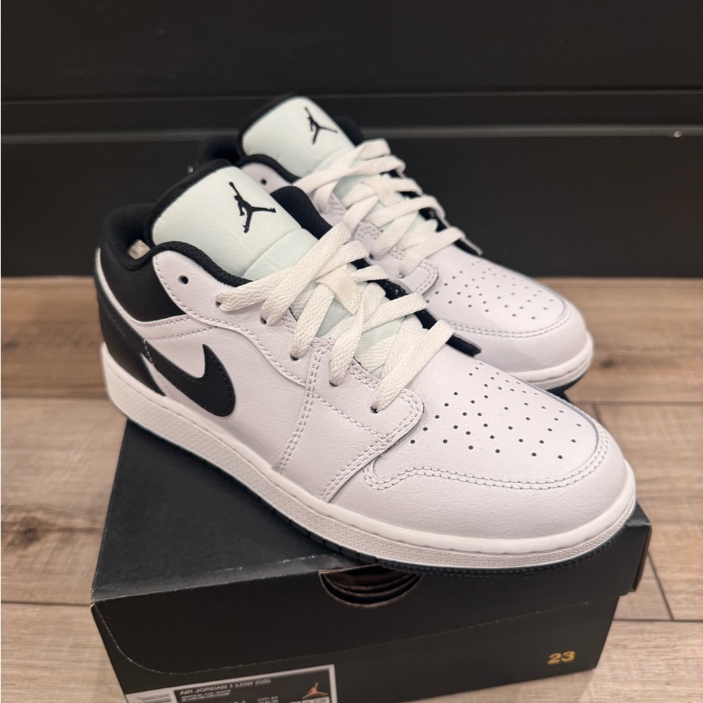 Jordan Air 1 Low White Black Sneakers
